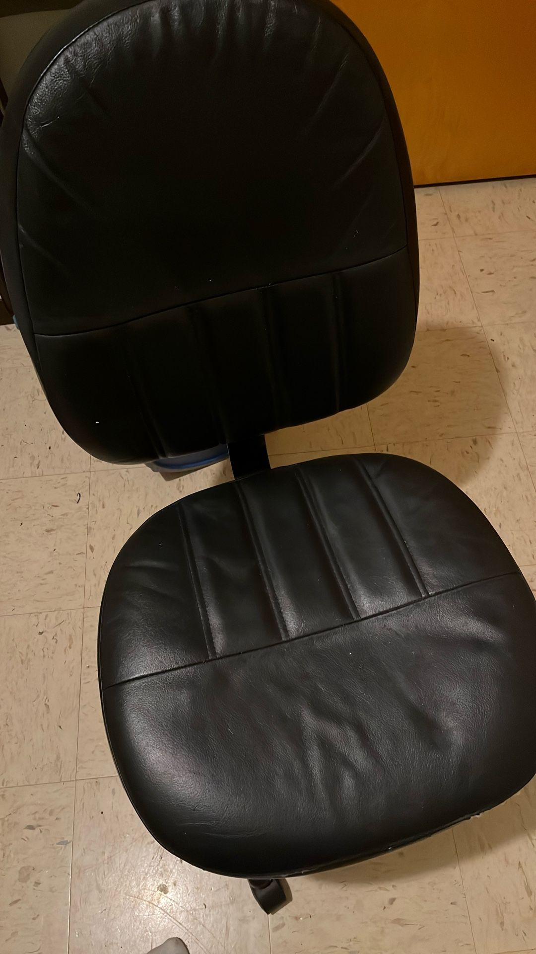 Rolling chair