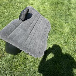INFLATABLE CAR MATTRESS
