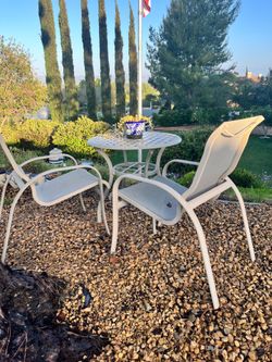 Bistro set. U PICK UP