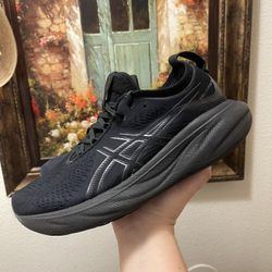 ASICS Gel Nimbus 25 Triple Black shoes