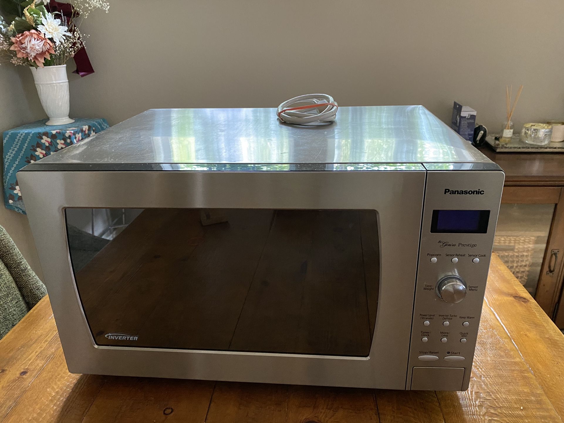Panasonic, Microwave, Works Great. Price negotiable.