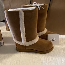 Size 3 Authentic Uggs Retail $199 Plus Tax