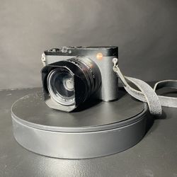 Used Leica Q