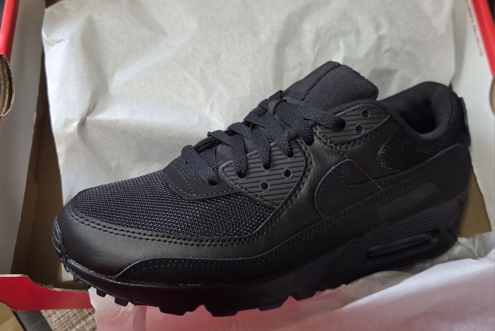 🔥NIKE AIR MAX 90'S "BLACK/BLACK" MEN'S SIZE 8/9/11 ALL NEW W/BOX, 💲100 EACH TAKES THEM🔥