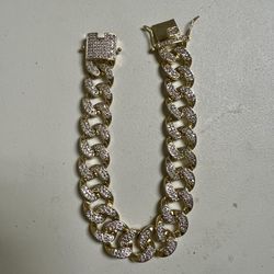 Iced Out Cuban Link Bracelet 
