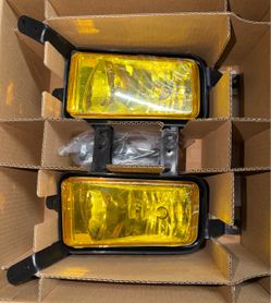 Chevy Tahoe / Suburban / Yukon Amber Fog Lights For 2015 To 2020