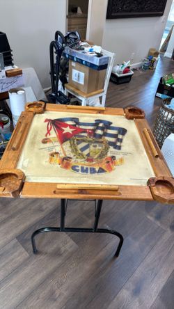 Dominos table