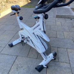 Upright Exercise Spin Bike Excellent 