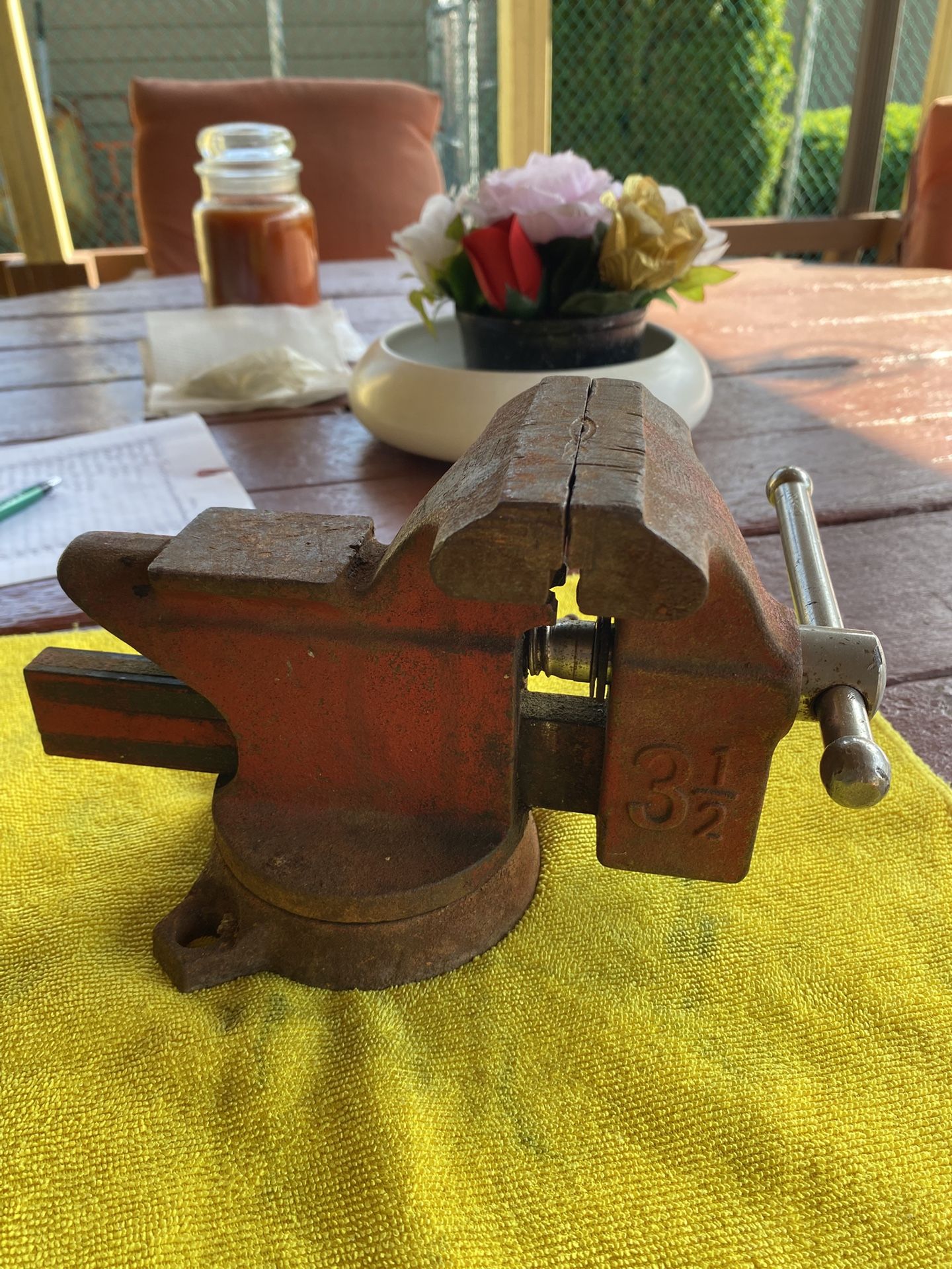 Vintage bench vice