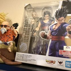 SH Figuarts Dragon Ball Super Ultimate Gohan (Super Hero)