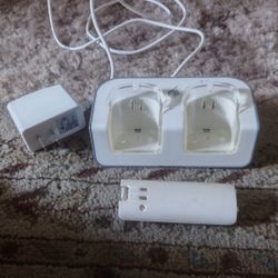 Nintendo Wii controller charger w/ Controller battery pack