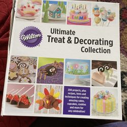 Wilton Cake Decorating Collection Binder 