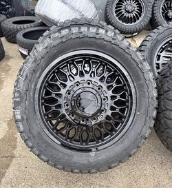 Dually Wheels & Tires