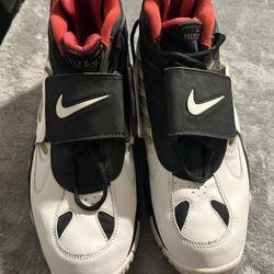 Nike 2 Turf Prime Time