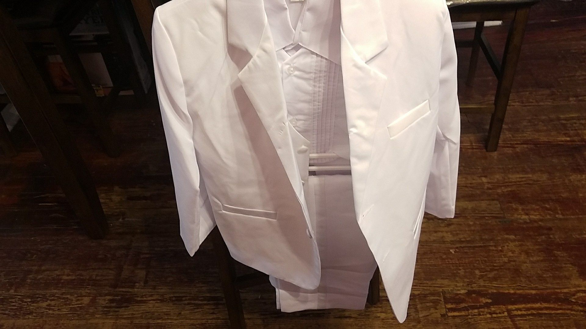 Boys tux size 8