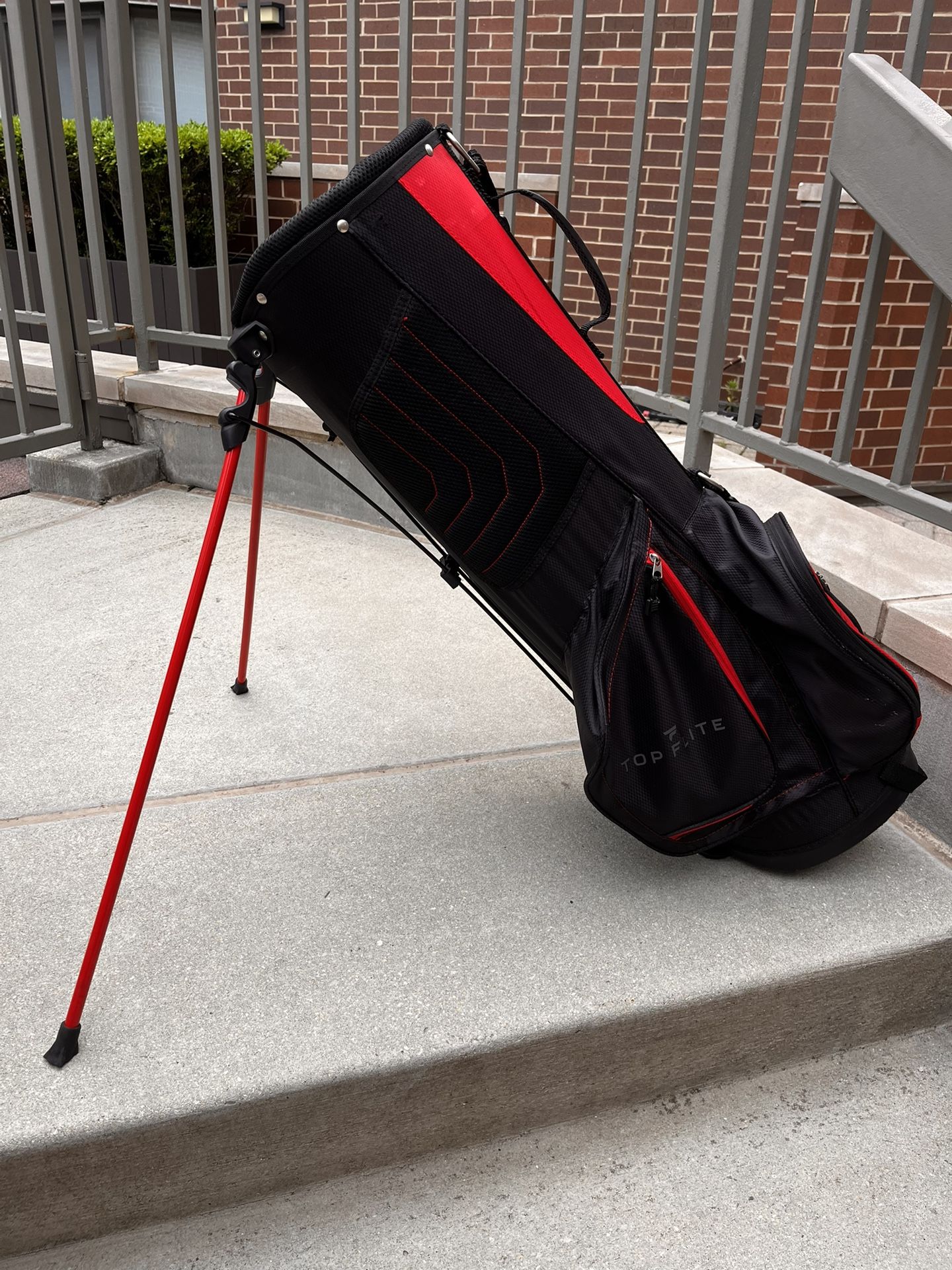 Top Flite 6 Compartment Light Weight Golf Bag Black/red