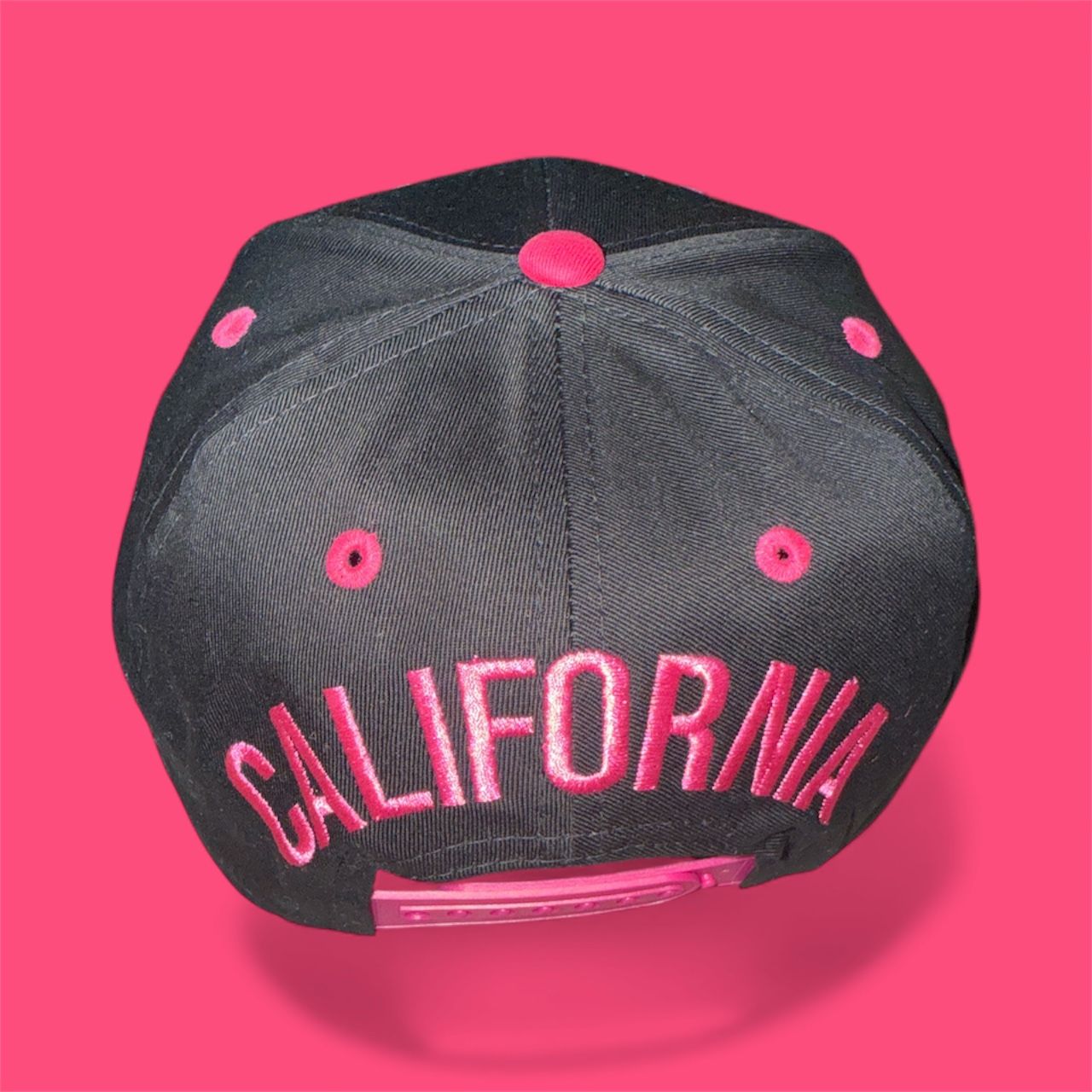 California Snapback Hat – Black & Pink – NEW