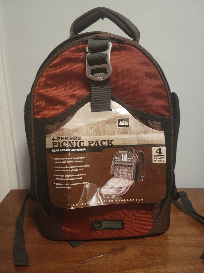 NEW Rare Brown REI Co-op Picnic Backpack - 4 Person 18 x 12 x 8.5