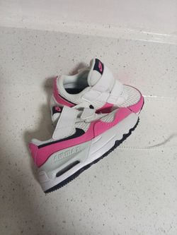 Toddlers Nike sneakers Only $25🙀🙀