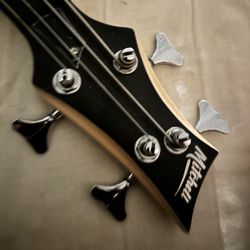 Mitchell 4 String Bas