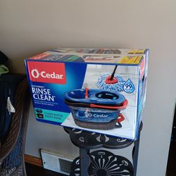 New In Box O- Cedar Easywring Rinse Clean Microfiber Spin Mop System