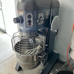 30qt, 60qt and 80qt HOBART MIXER all come with bowl, hook and it might be other attachments depending on agreement, 