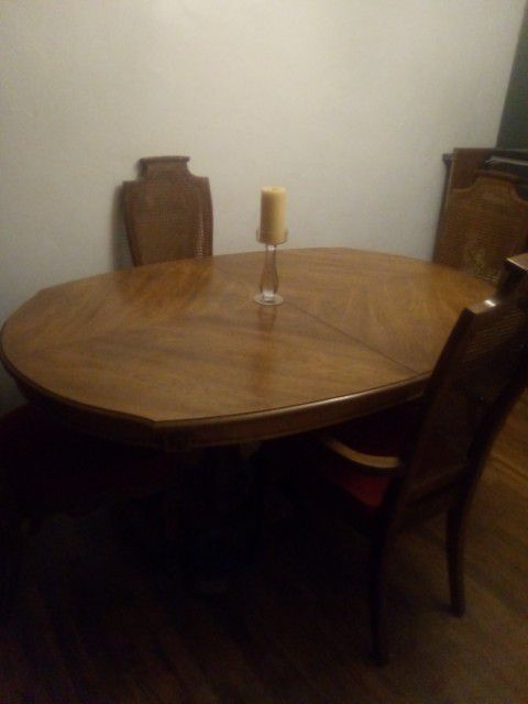 Kitchen Table w/Chairs