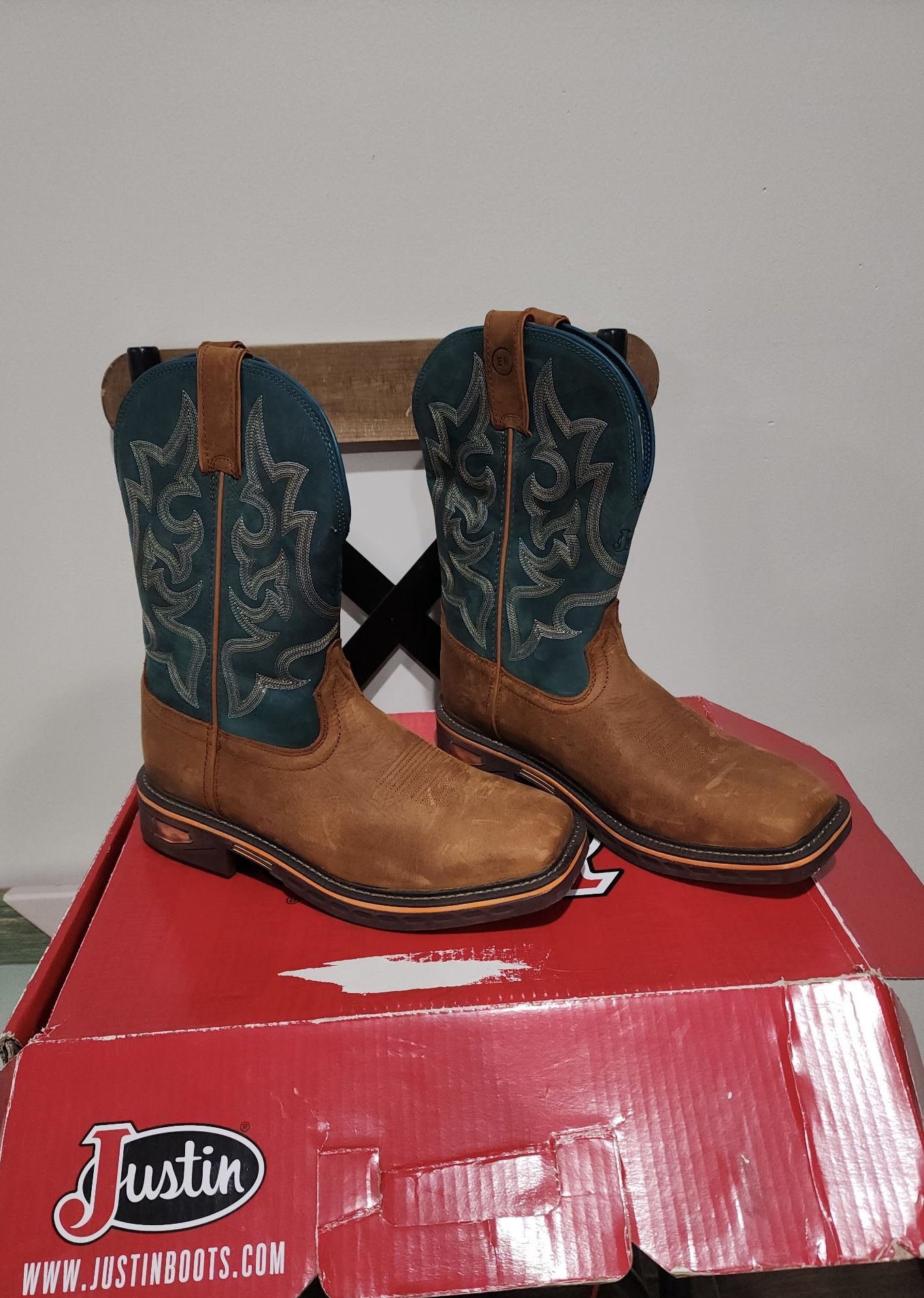 New Justin work boots