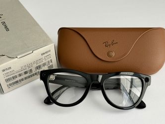 Ray-Ban Meta Skyler Gen 1 - Standard Size Frame with Clear to Cerulean Blue Transition Lenses