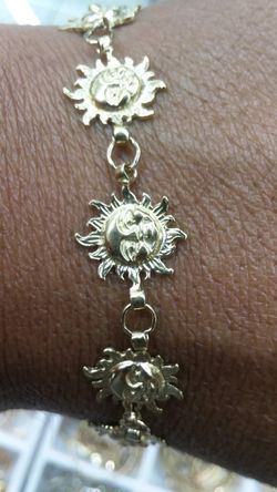 14k Gold bracelet 10.7 grams 8 inch long