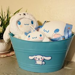 Cinnamon Roll Gift Basket