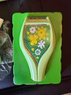 Woman’s shaver