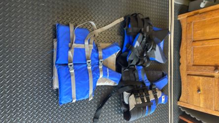 Adult ski/wake board vests