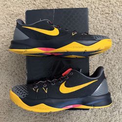 Size 8.5 (Brand New) - Nike Zoom Kobe Venomenon 4 Black