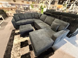 SECTIONAL WITH OTTOMAN