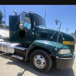 2013 Mack Cxu612