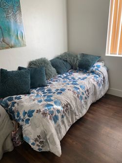 Single New bed/ memory foam mattress/ bed frame/comforter