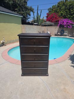 Dresser Chest