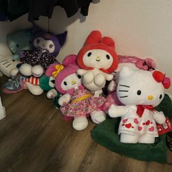 Hello Kitty Plushies! 