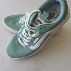 Vans shoes girls 7 boys 5.5 perfect condition