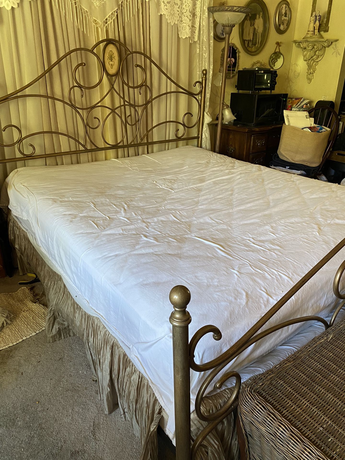 King Size Brass Bed Frame And Mattresses