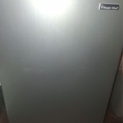 Magic Chef Mini Fridge With Freezer