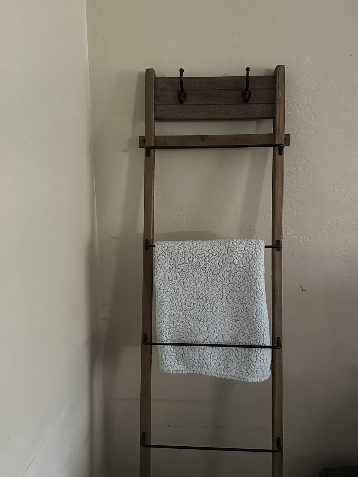 Blanket Hanger With Two Hooks