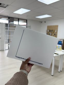 Apple - MacBook Air 13-inch - Apple M5 chip (Brand New) 10-core CPU and 8-core GPU - 16GB Memory - 512GB SSD Sky Blue