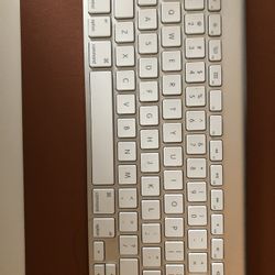 Apple Keyboard