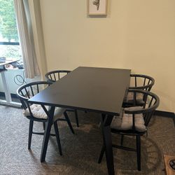 Dining Table with 4 chairs 