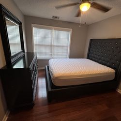 Sofía Vergara Black Bedroom Set