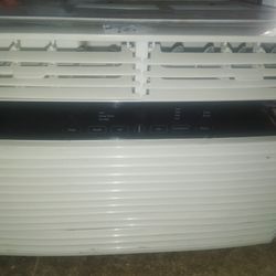Kenmore 5,200 BTU window Air Conditioner 