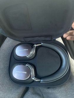 Bowers & Wilkins Px8 Wireless Headphones – Like New