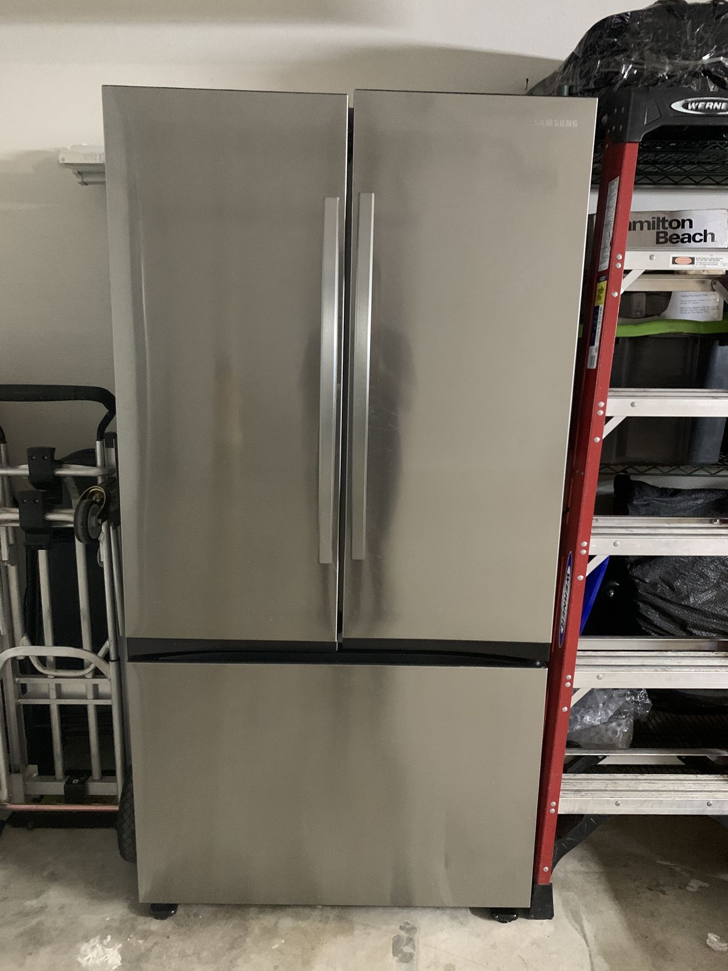 SamSung Refrigerator $700
